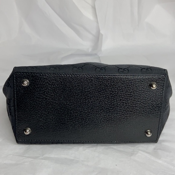 Gucci L6 1/2” x W8” x D4” black small bag EUC - Picture 4 of 16